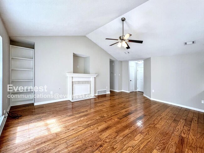 Foto del edificio - 9136 Bentley Woods Dr