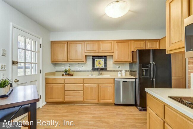 Foto del edificio - 4 br, 3 bath House - 7728 Oak St