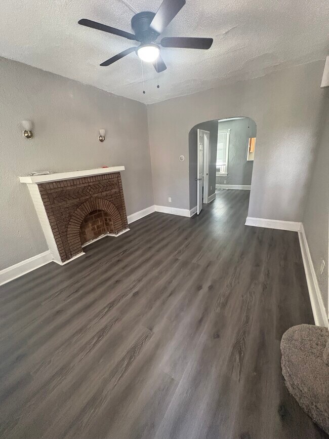 Foto del edificio - 3309 Presstman St