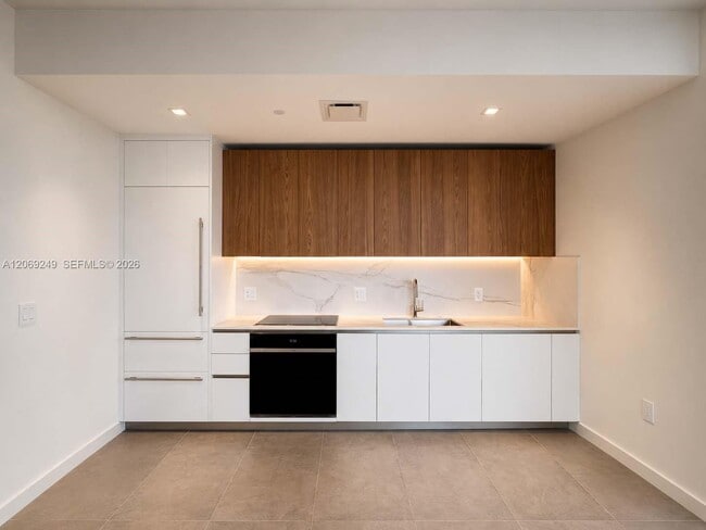 Building Photo - 1400 Biscayne Blvd