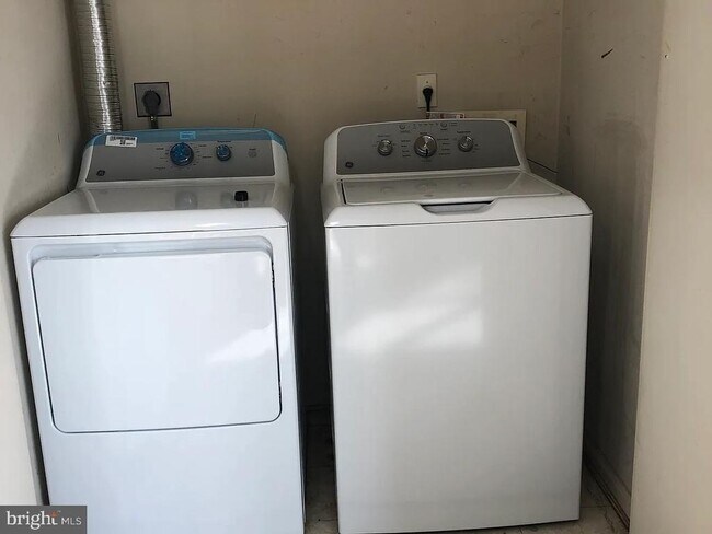 Foto del edificio - 2 Catalpa Ct