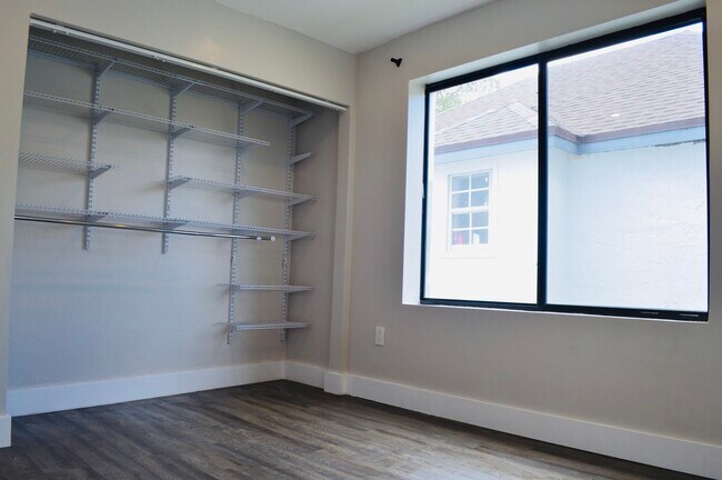 Foto del edificio - 1866 NW 47th St