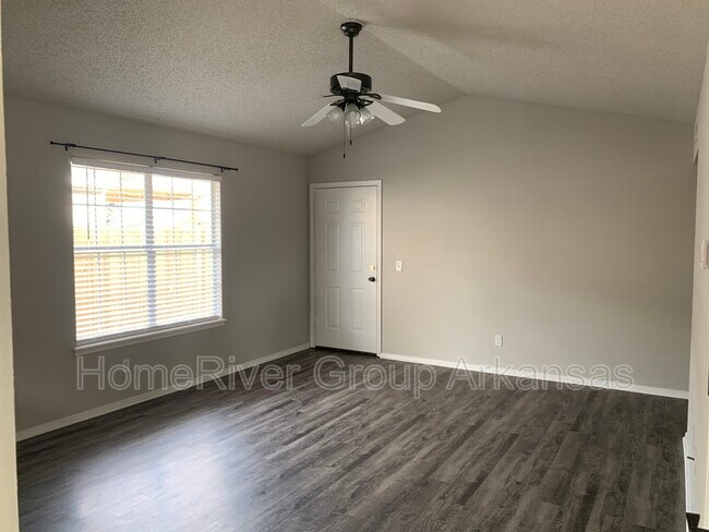 Building Photo - 1227 N 12th Pl