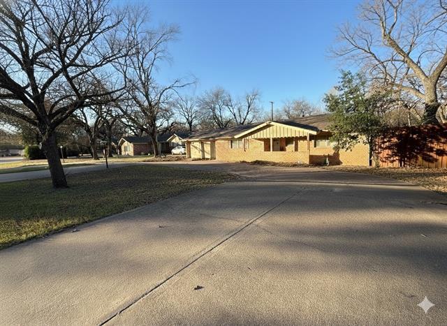 Building Photo - 7013 Meadowbrook Dr