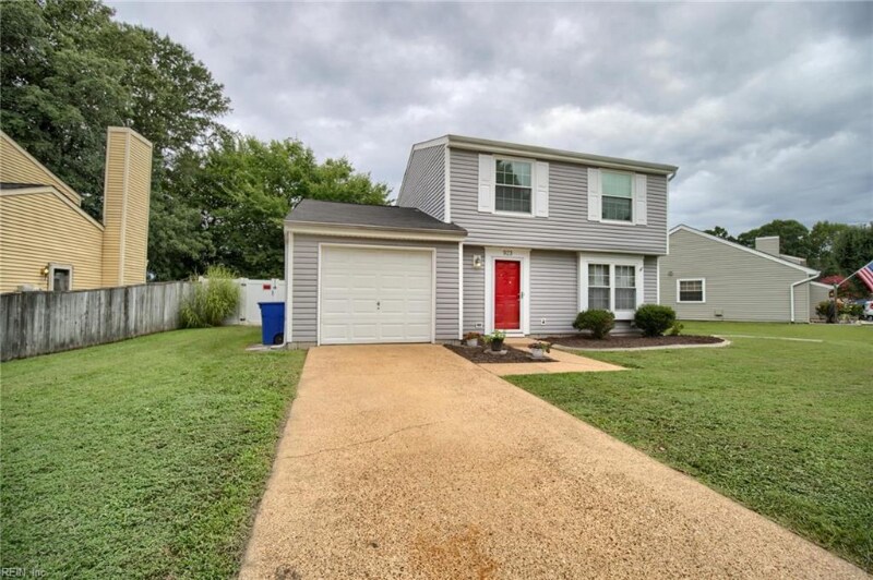 Primary Photo - 923 Chatsworth Dr