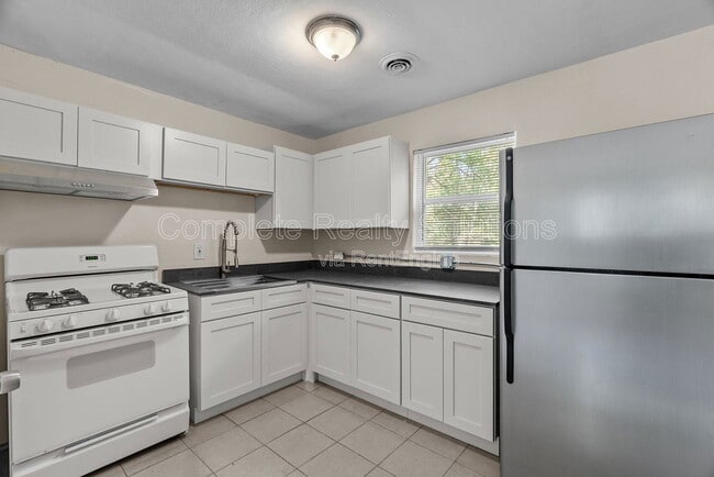 Foto del edificio - 10140 Earl Dr