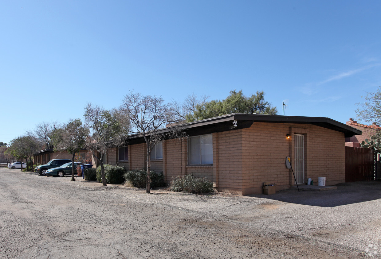 Primary Photo - Campbell Plaza Apartments