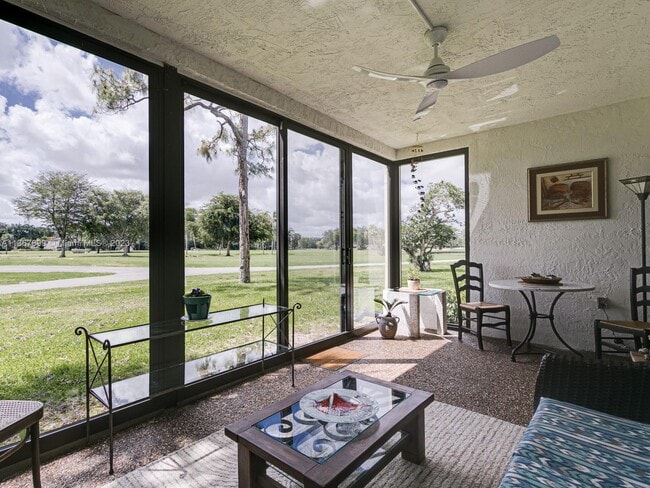 Building Photo - 8440 Casa Del Lago
