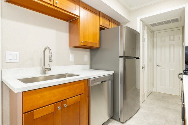 Foto del edificio - 2750 Holly Hall St