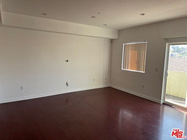 Foto del edificio - 1312 Quintero St