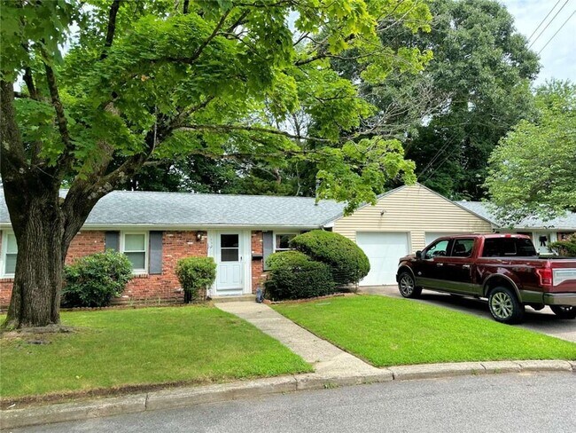 Building Photo - 112 Keystone Dr