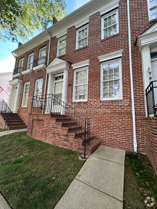 Building Photo - 12129 Memory Ln