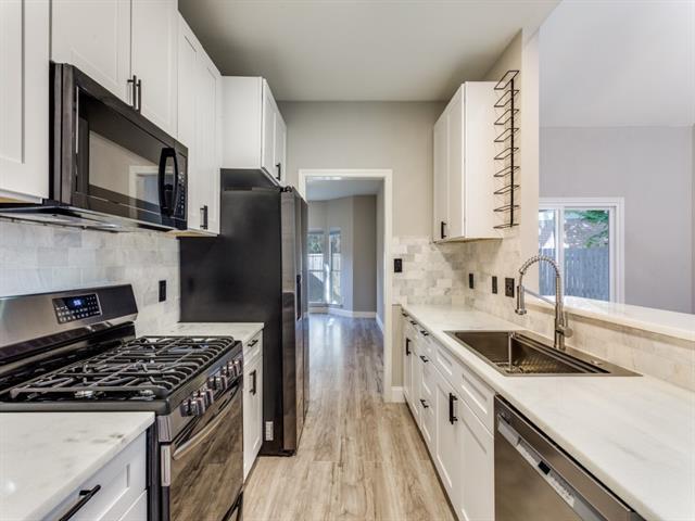 Foto del edificio - 4125-4121 One Pl Ln