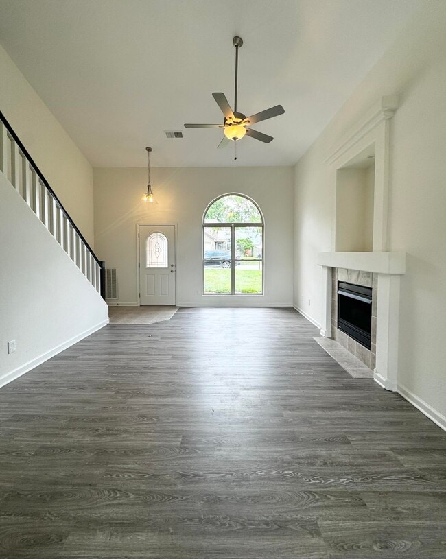 Building Photo - 409 Ella Rae Ln