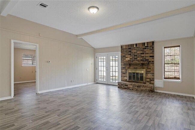 Foto del edificio - 23830 English Oak Dr