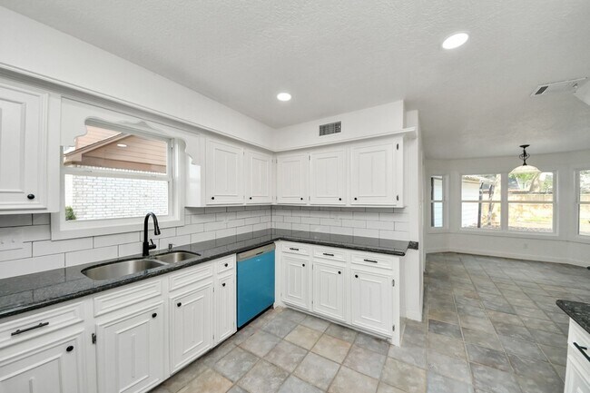 Foto del edificio - 616 S Rivershire Dr