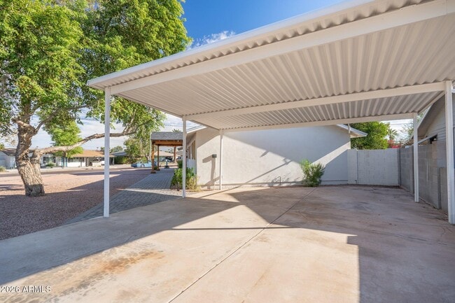 Building Photo - 6749 E Wilshire Dr