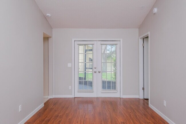 Building Photo - 4457 Plumosa St