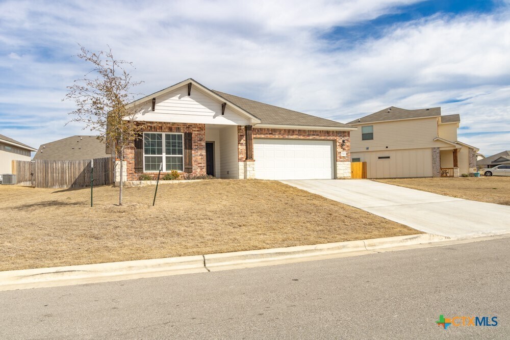 Foto principal - 5410 Friars Lp