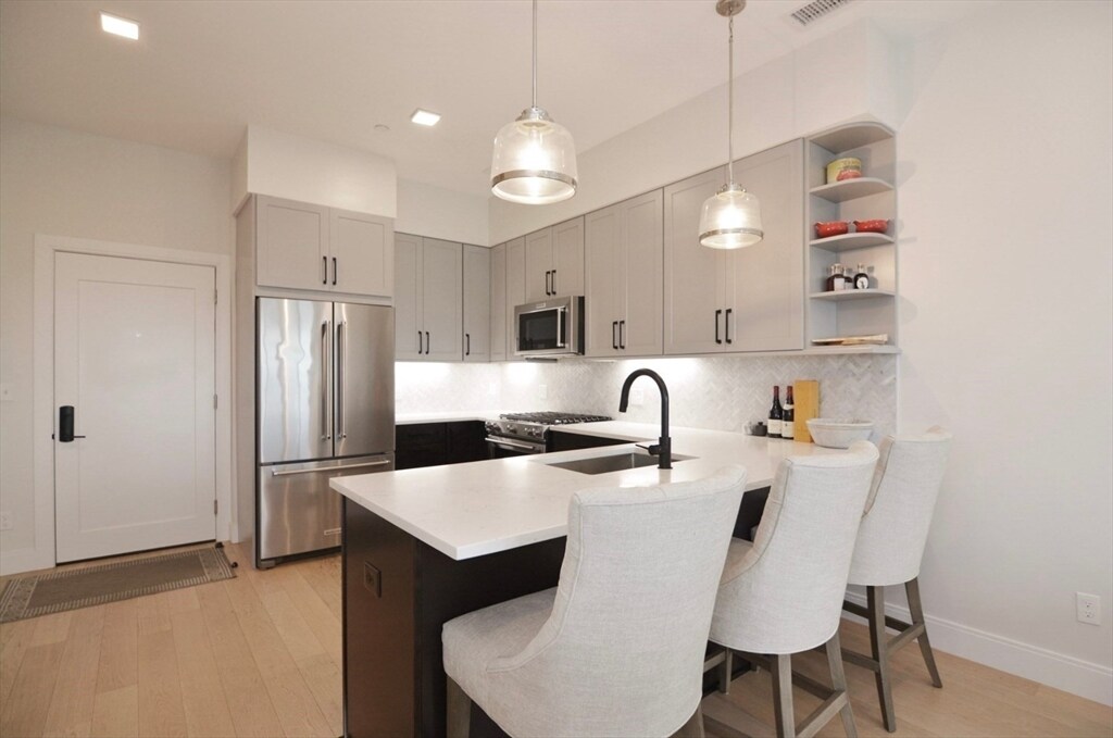 Foto principal - 287 Maverick St