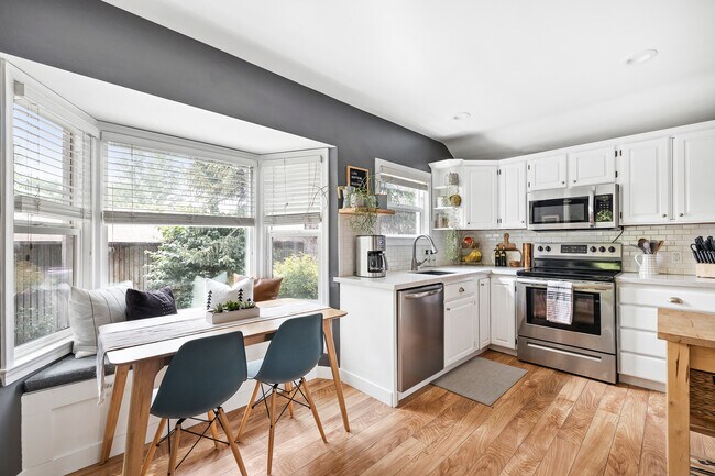 Kitchen with Breakfast Nook - 3168 S 2000 E