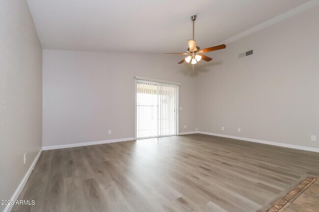 Building Photo - 2822 W Grenadine Rd
