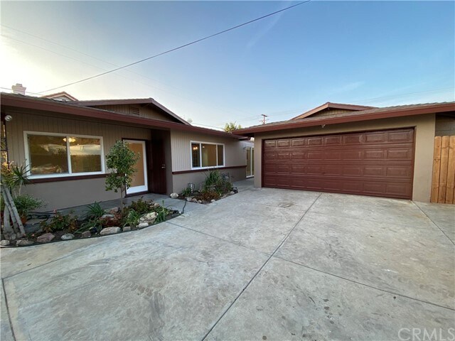 Primary Photo - 6045 1/2 Sultana Ave