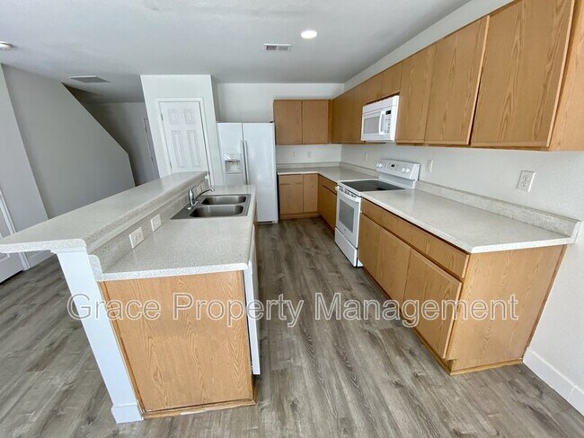 Foto del edificio - 19229 E 58th Ave