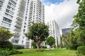 Building Photo - 2160 W Century Dr