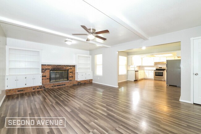 Building Photo - 1417 Edinburg Dr
