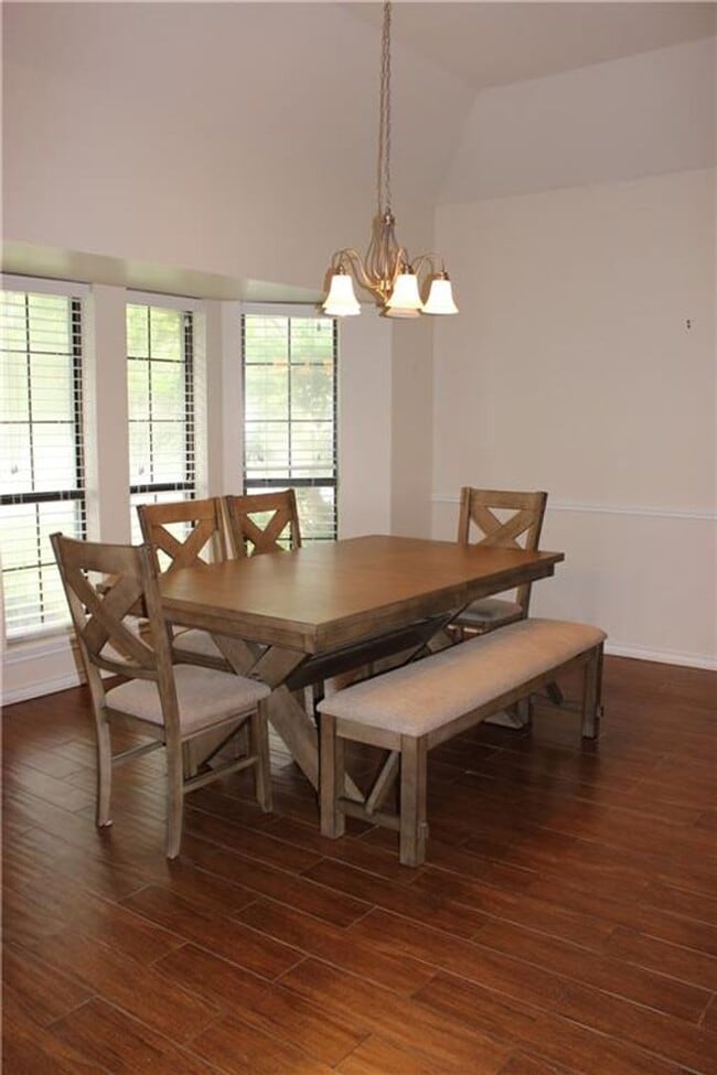 Building Photo - 4/2/2-Portland Area-2000 sqft, open floor plan, establish neighborhood.