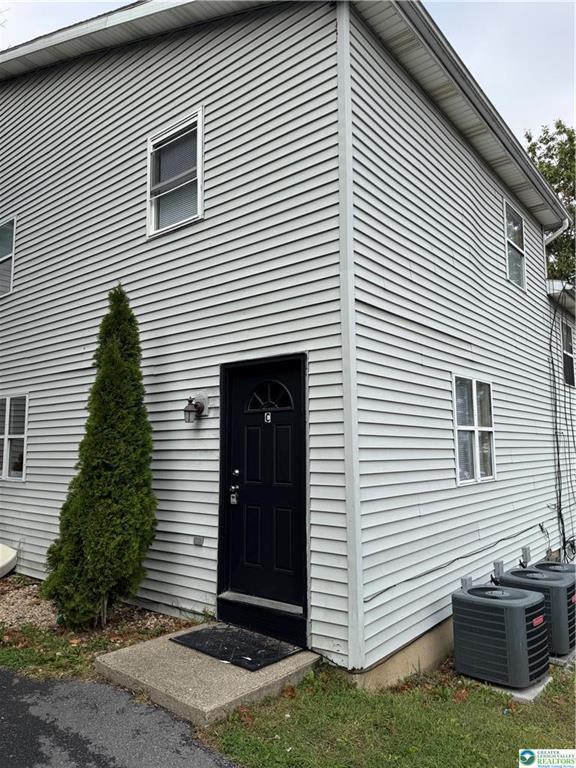 Primary Photo - 1538 E 8th St