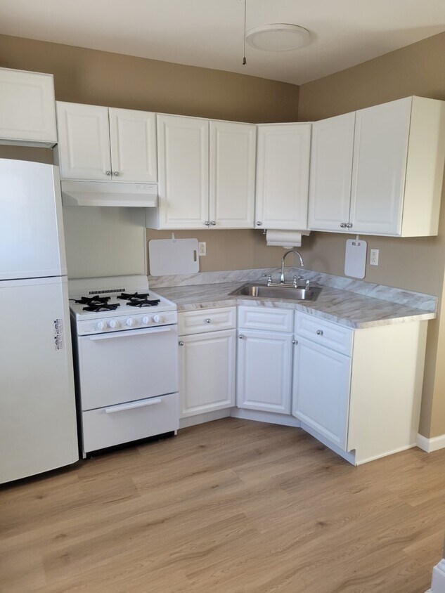 Kitchen - 24008 144th Ave
