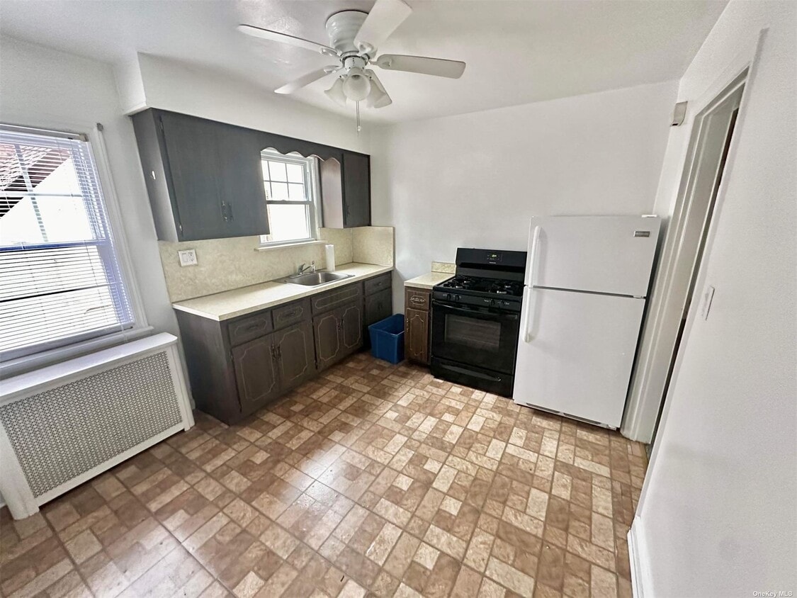 29 Depan Ave Unit 2, Floral Park, NY 11001 Room for Rent in Floral