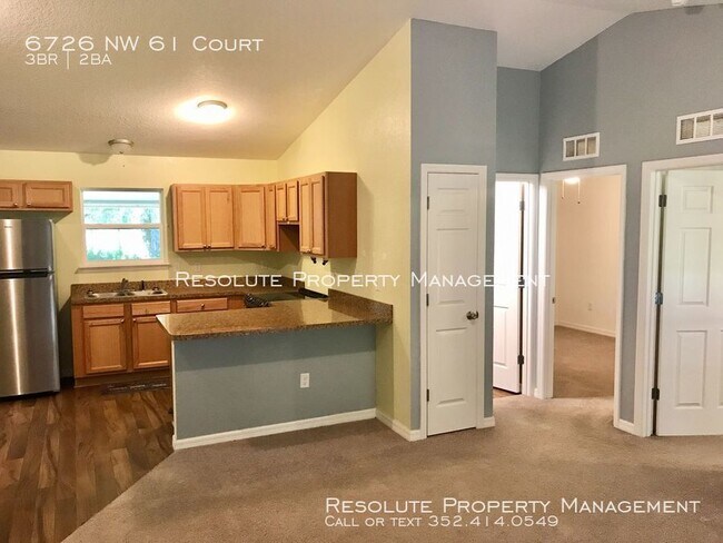 Building Photo - 6726 NW 61st Ct