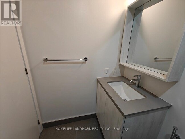 Building Photo - 35 Parliament St