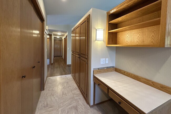 Foto del edificio - Beautiful Rambler in Gated Camaloch Golf community on North Camano Island