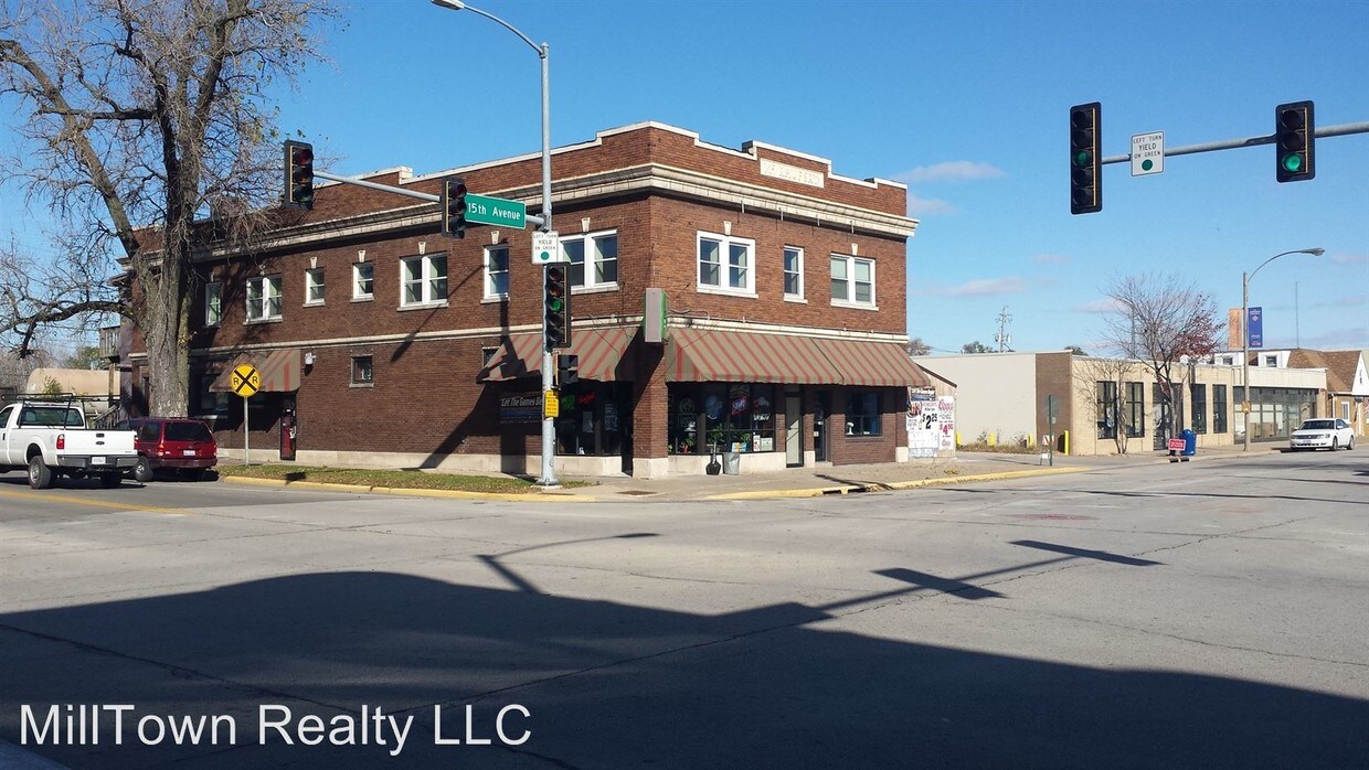 Primary Photo - 701 15th Ave