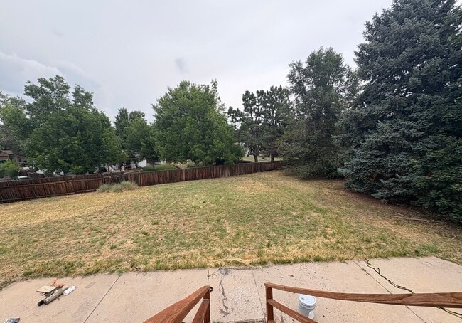 Building Photo - 4 Bedroom Bi Level with Large Yard and 2 Car Garage