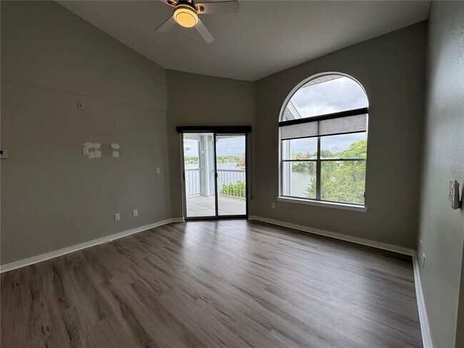 Foto del edificio - 2569 Grassy Point Dr