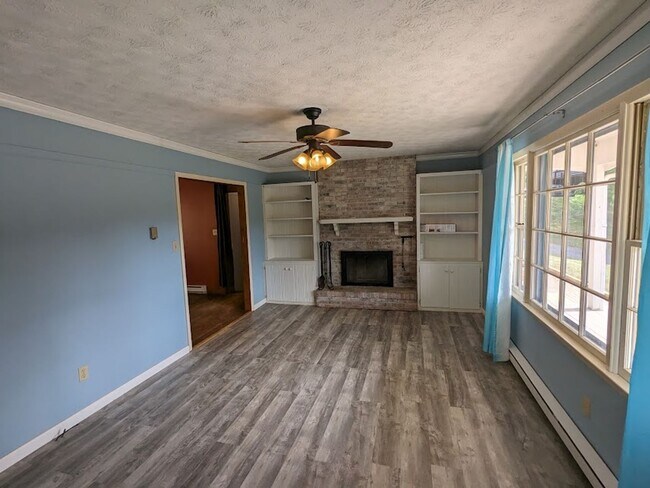 Foto del edificio - What a VIEW! Beautiful 3BD/2BA Ranch Style House in Speedwell Acres offered exclusively by Wester...