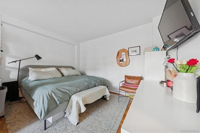 Foto del edificio - 3725 Henry Hudson Pkwy W