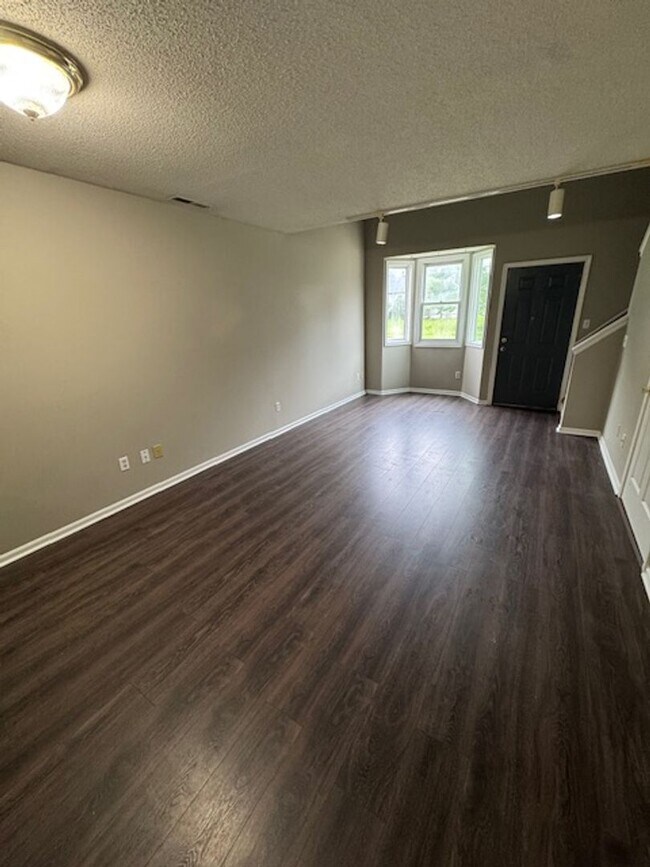 Foto del edificio - 1324 Lofton Way