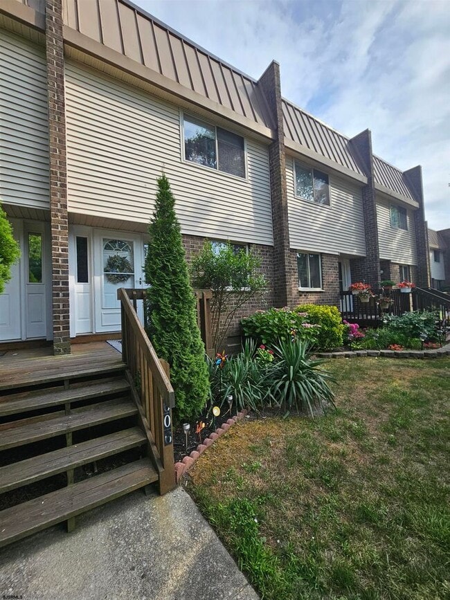 Building Photo - 5606 Burk Ave