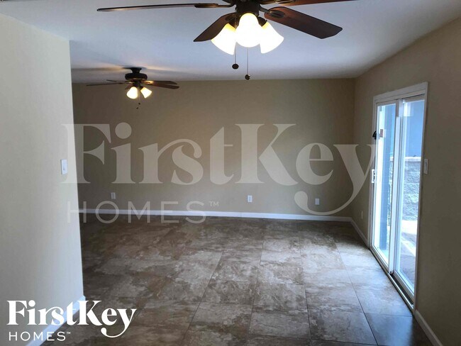 Foto del edificio - 4149 W Shangri La Rd