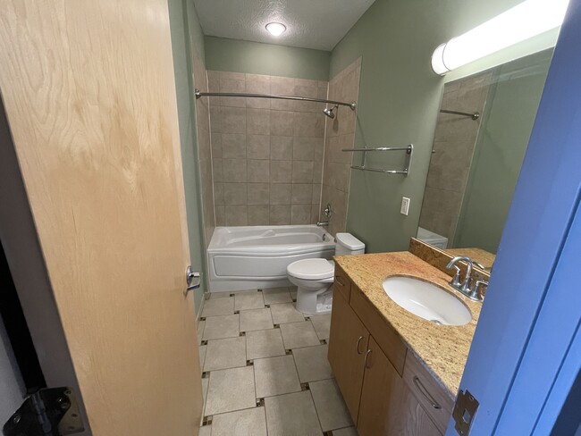 Bathroom - 1104 Prospect Ave E