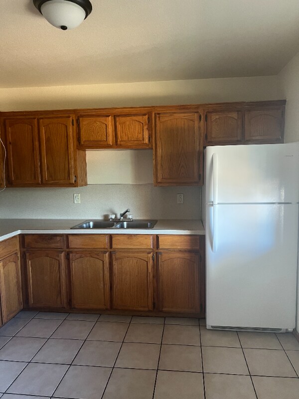 Foto del edificio - 1000 Wild Rose Ln