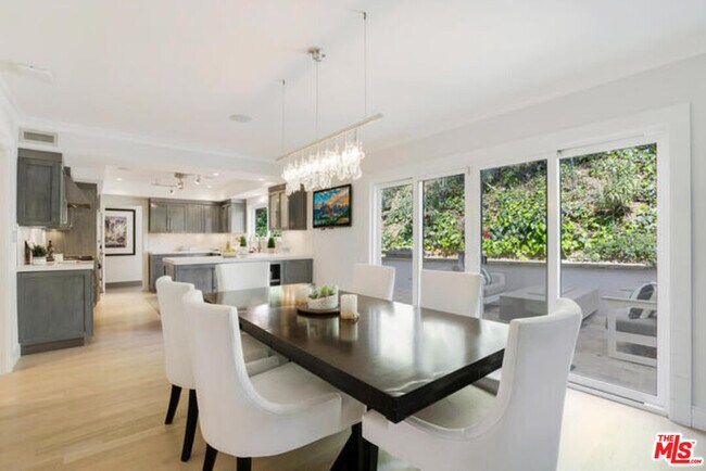 Foto del edificio - 1068 Casiano Rd