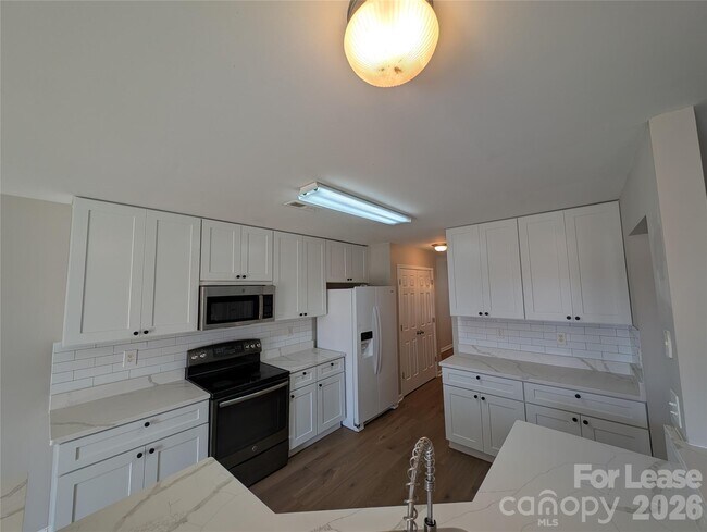 Foto del edificio - 11307 Breezehill Ln