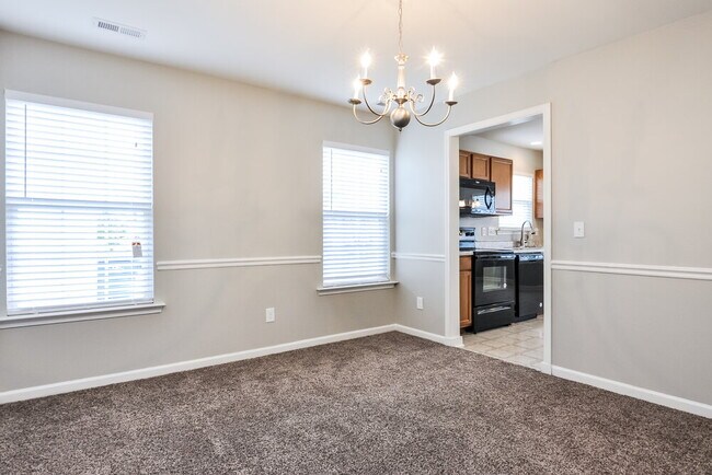 Building Photo - 2707 Brownlow Ct